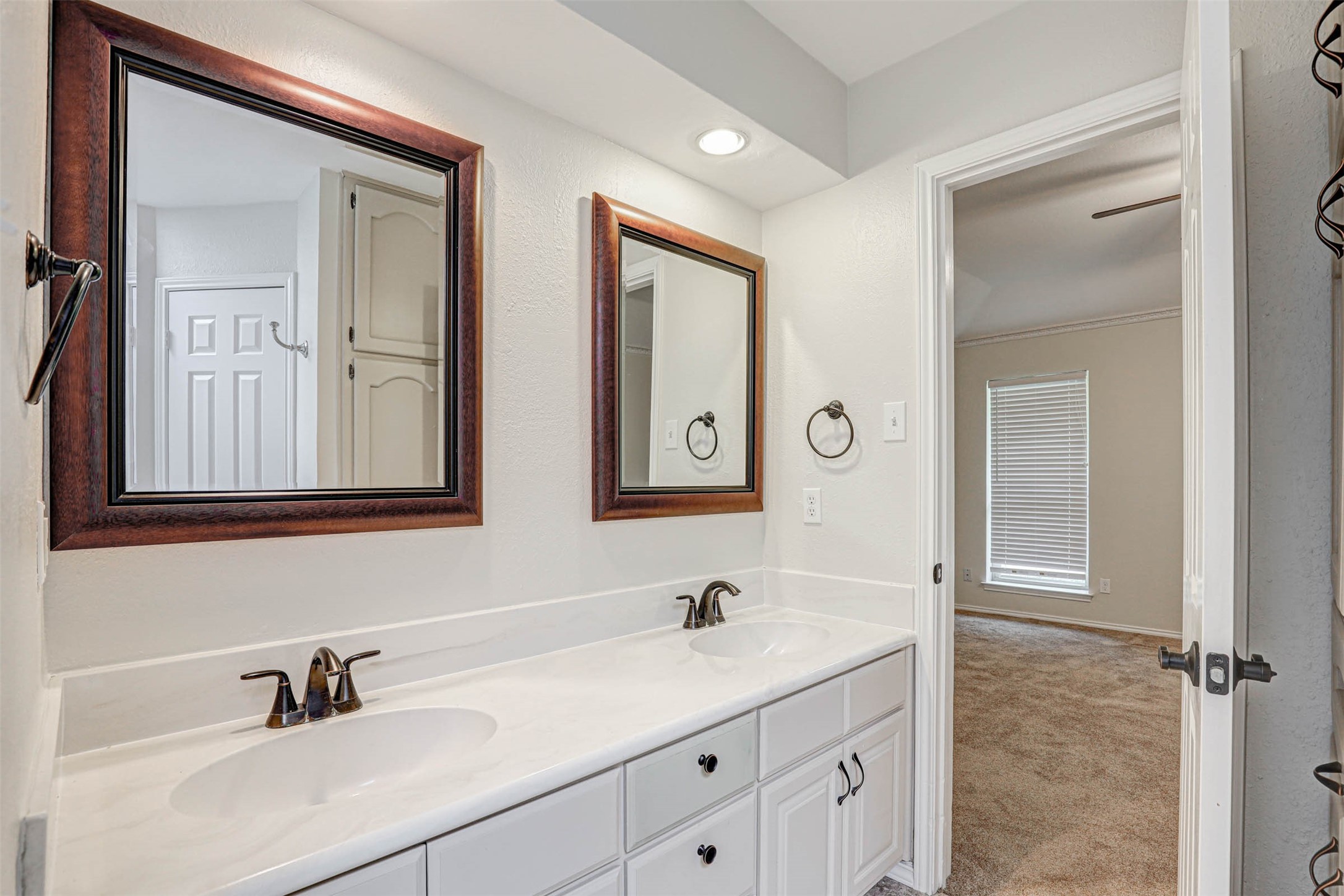 3408 Norman Lane Bedford TX 76021