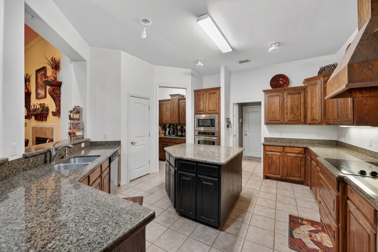 1916 Buckskin Road Crowley TX 76036