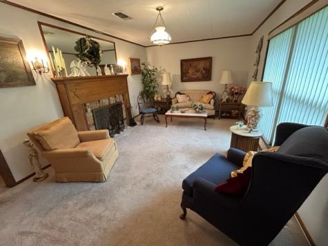 102 E Crockett Street De Kalb TX 75559