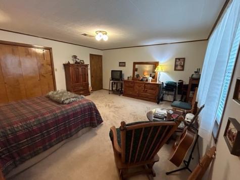 102 E Crockett Street De Kalb TX 75559