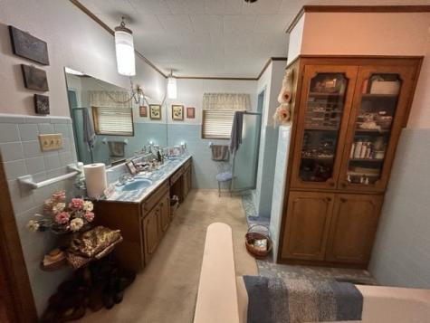 102 E Crockett Street De Kalb TX 75559
