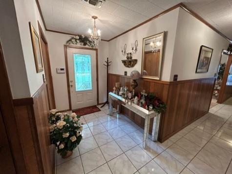 102 E Crockett Street De Kalb TX 75559