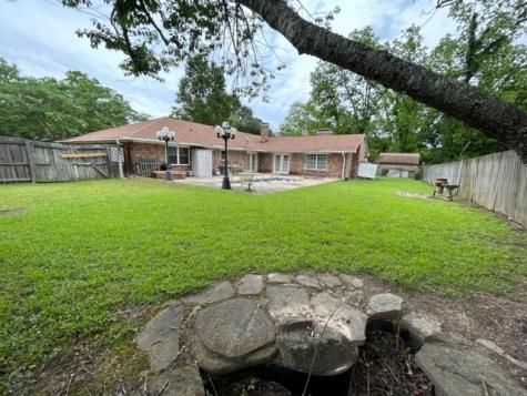 102 E Crockett Street De Kalb TX 75559