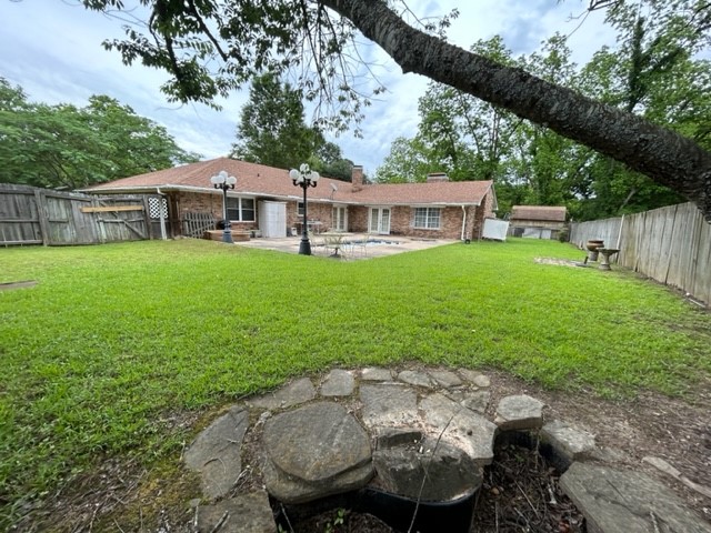 102 E Crockett Street De Kalb TX 75559