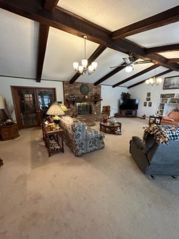 102 E Crockett Street De Kalb TX 75559