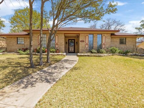 2830 Club Meadow Drive Garland TX 75043