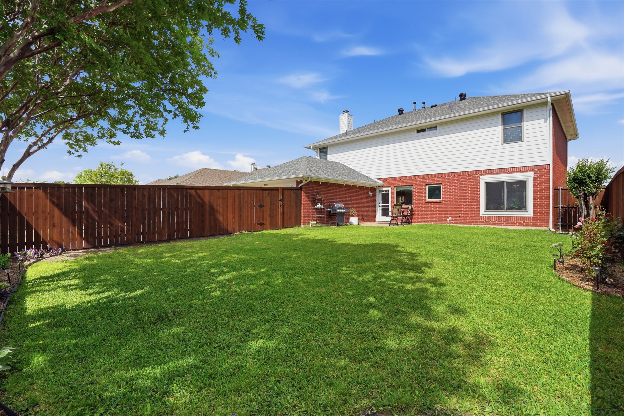 2010 Walnut Creek Trail Garland TX 75040