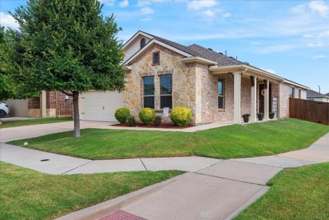649 Fox Creek Trail Fort Worth TX 76131