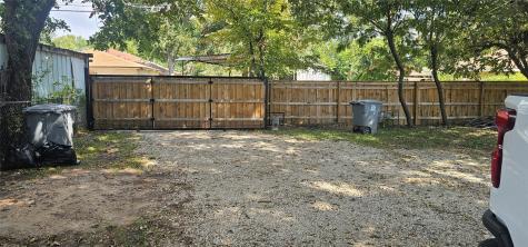 1826 N Jim Miller Road Dallas TX 75217
