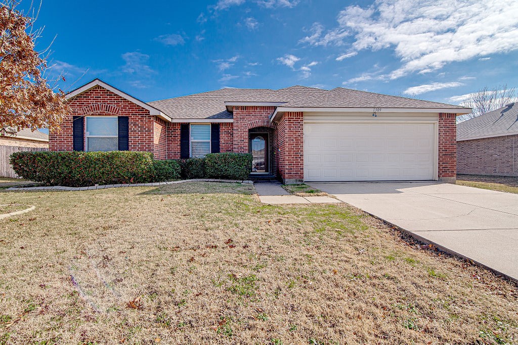 1309 Lauren Drive Burleson TX 76028