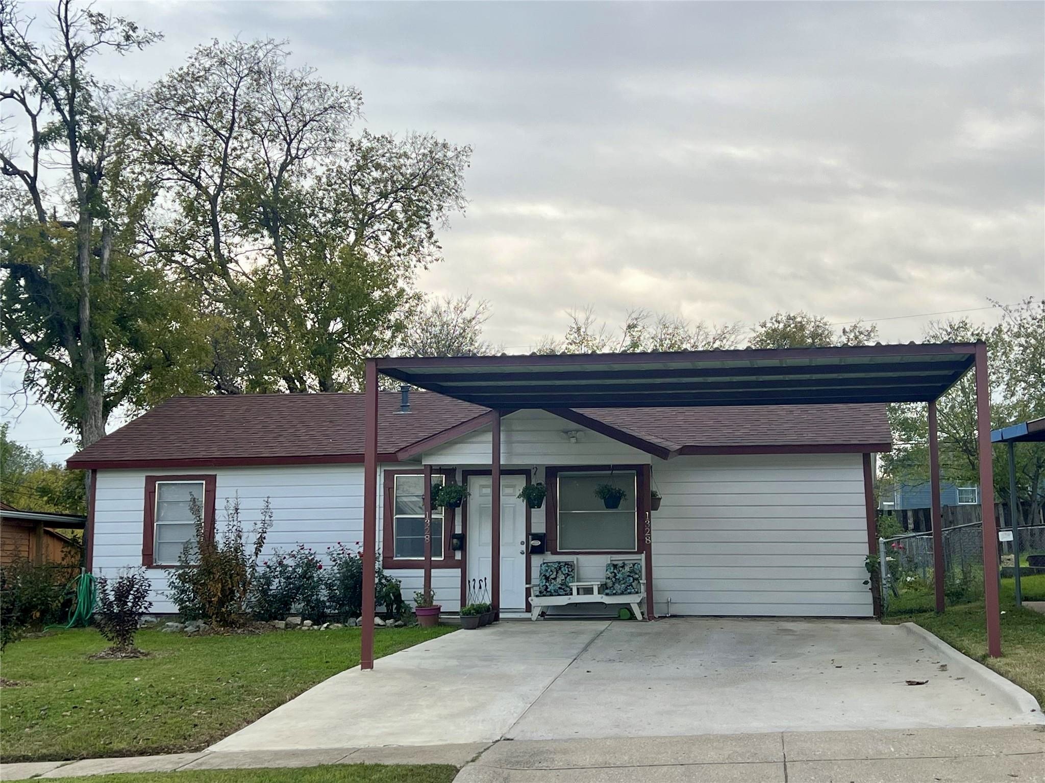 1328 E Jessamine Street Fort Worth TX 76104