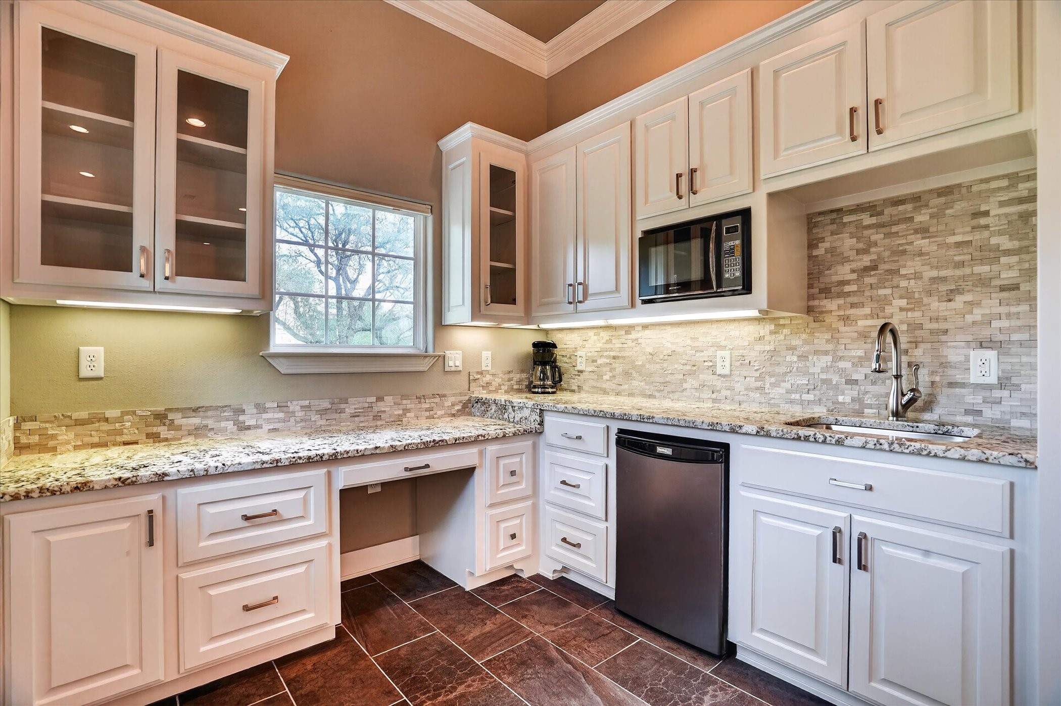 9704 Ravenswood Road Granbury TX 76049
