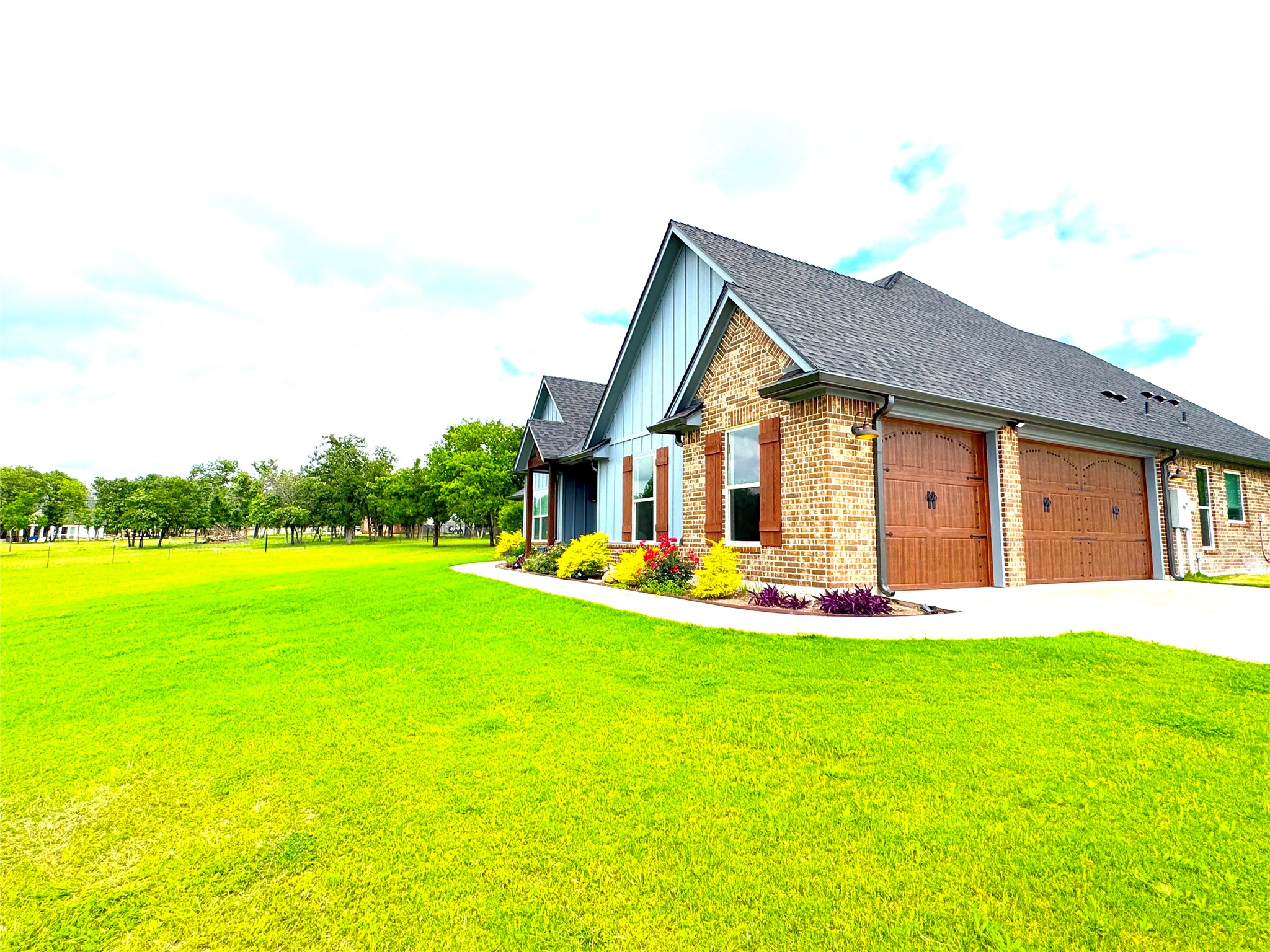 229 Oak Tree Court Poolville TX 76487