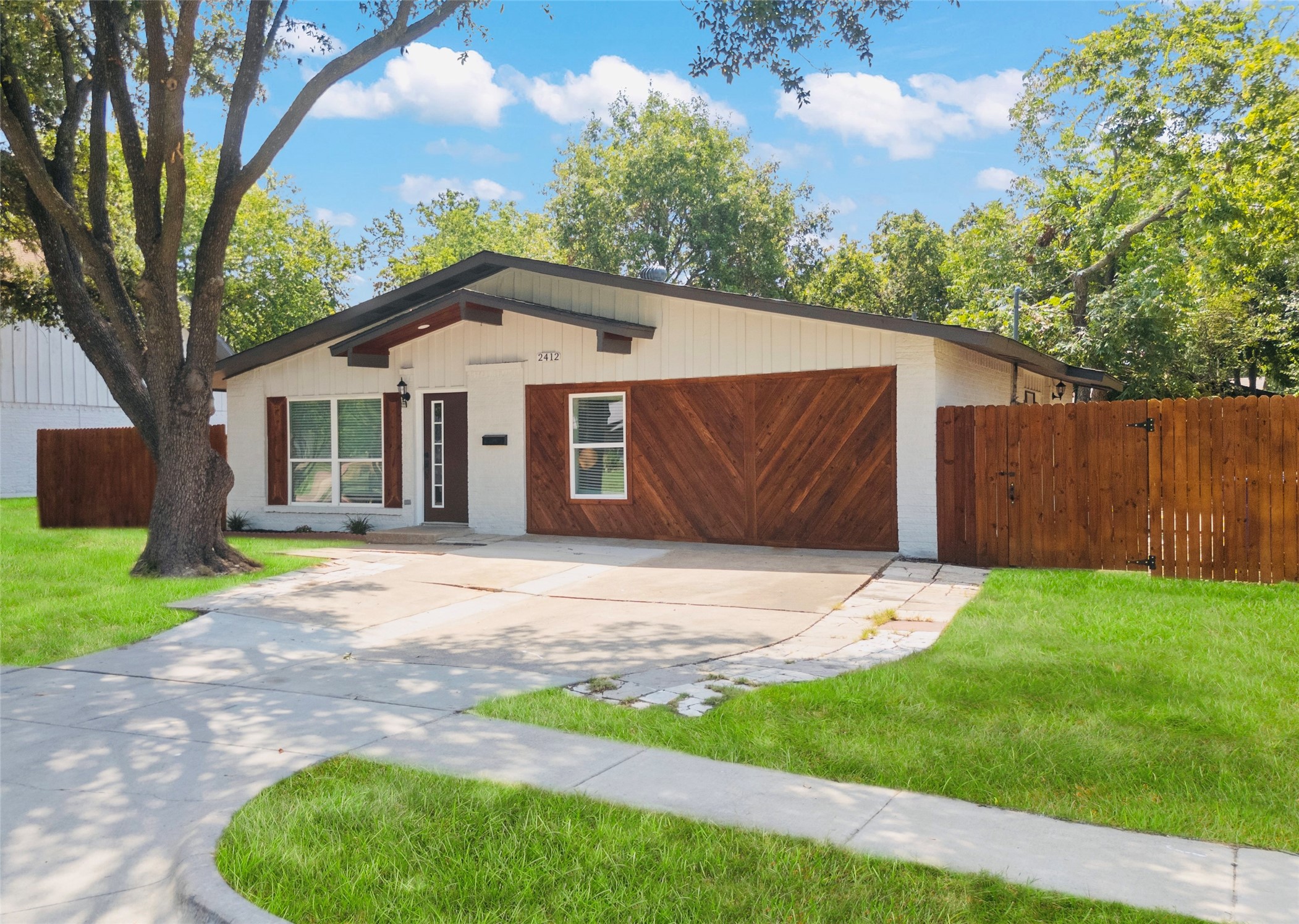 2412 Lakeland Drive Carrollton TX 75006