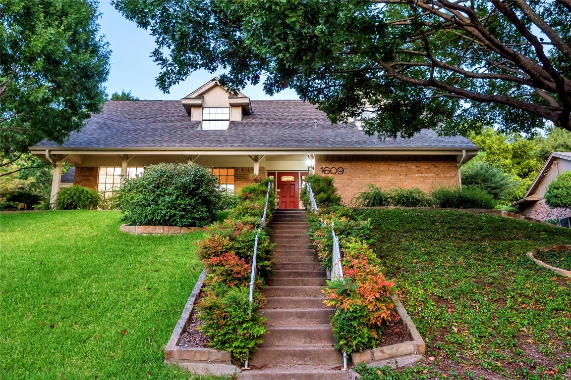 1609 Ems Road W Fort Worth TX 76116