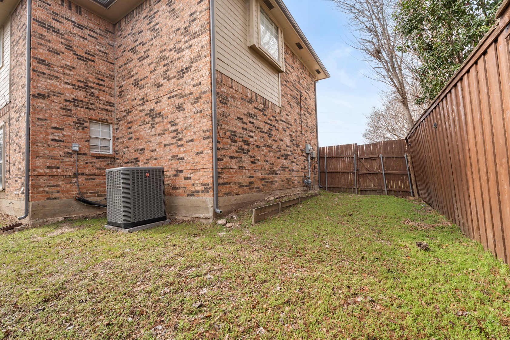 2422 Whispering Cove Circle Garland TX 75044
