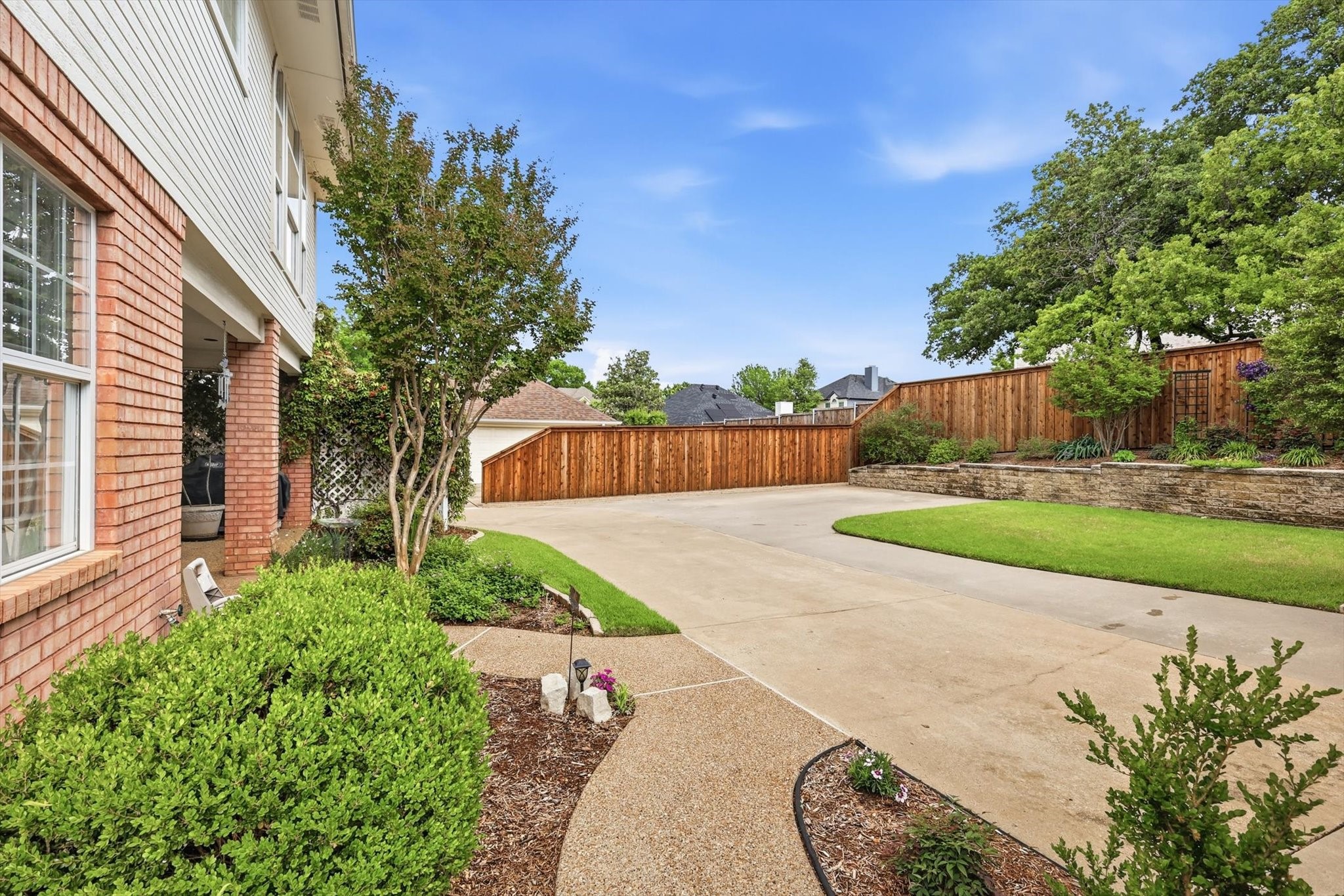 801 Bent Tree Drive Euless TX 76039