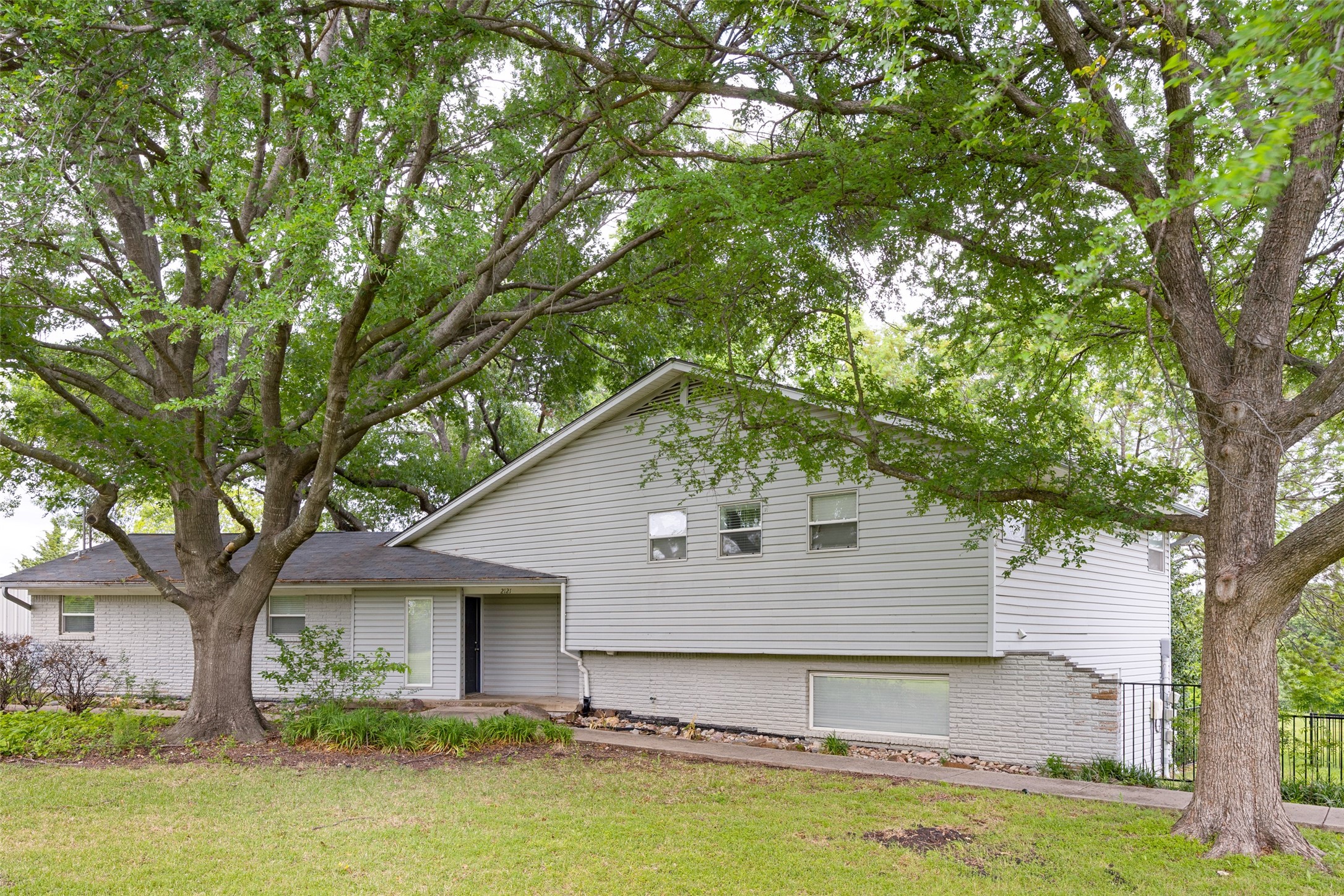 2121 E Pecan Lane Plano TX 75074