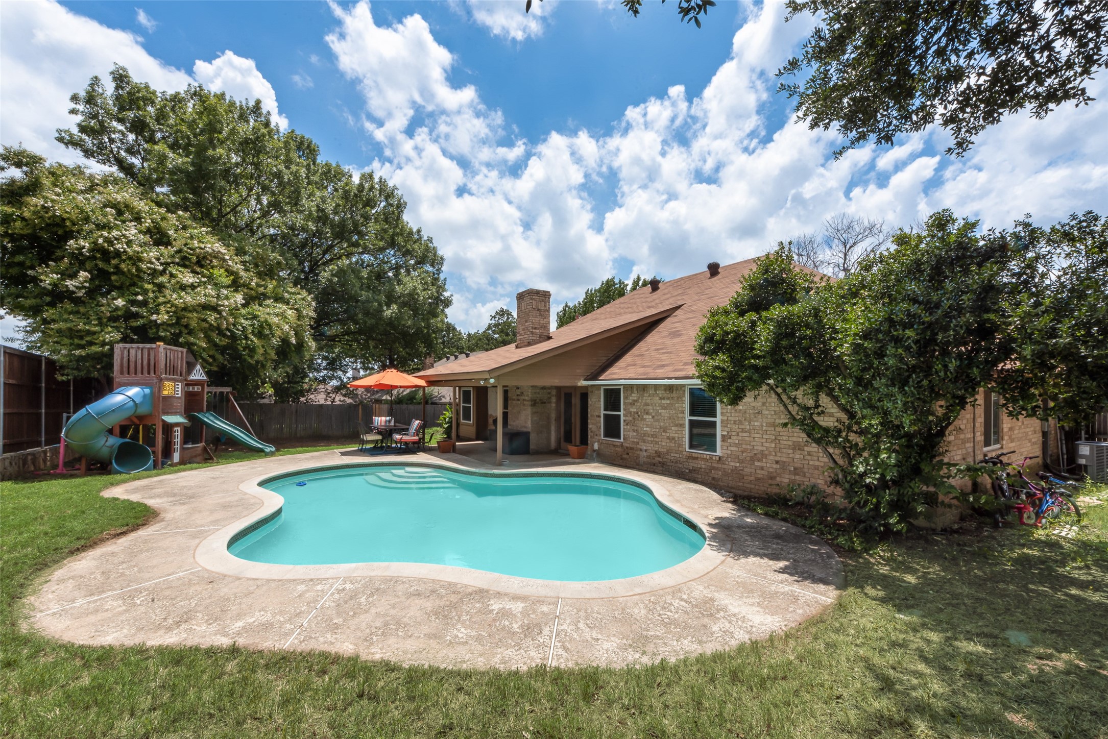 7520 Cimarron Drive North Richland Hills TX 76182