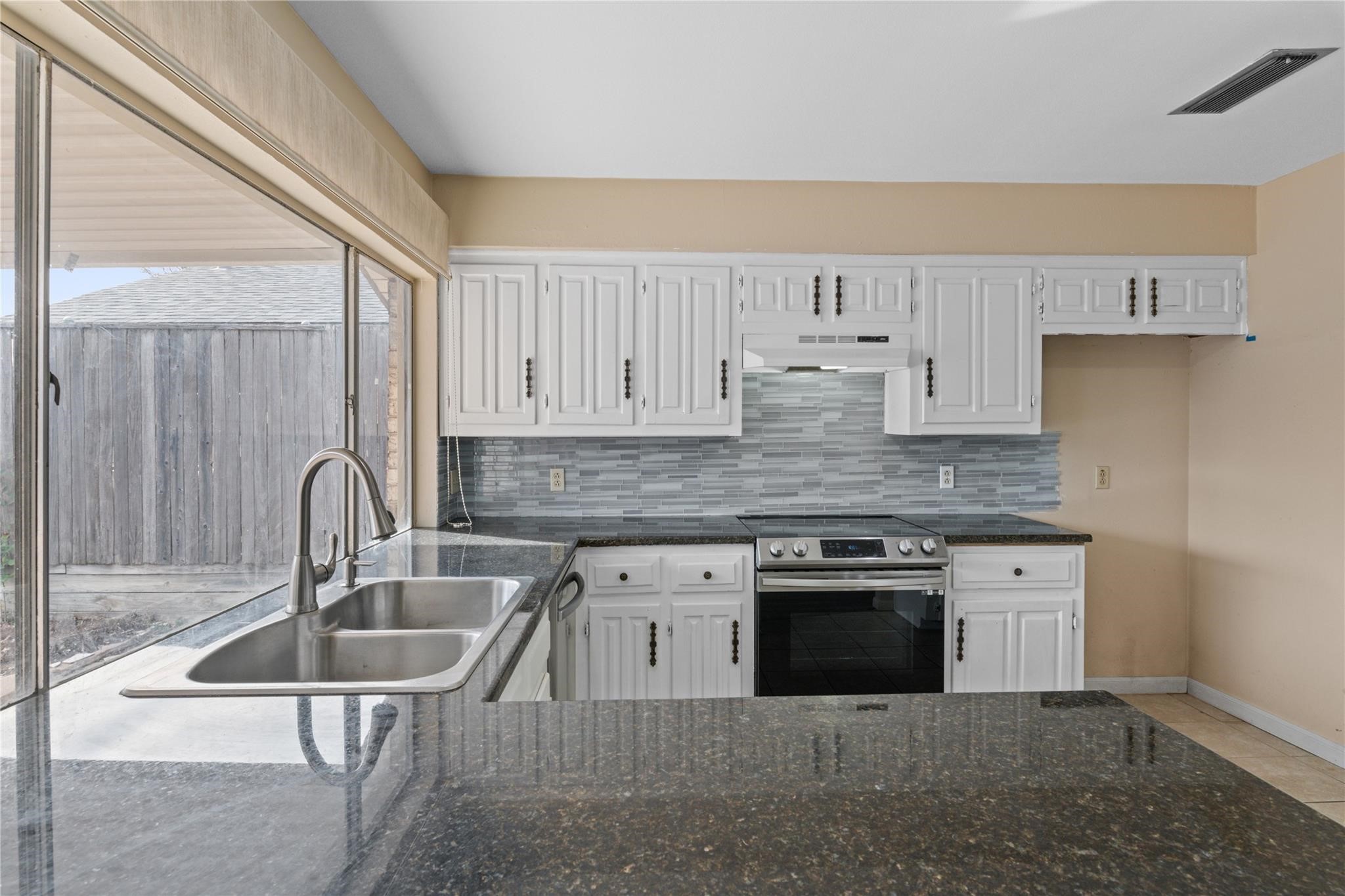 1722 Plantation Road Garland TX 75044