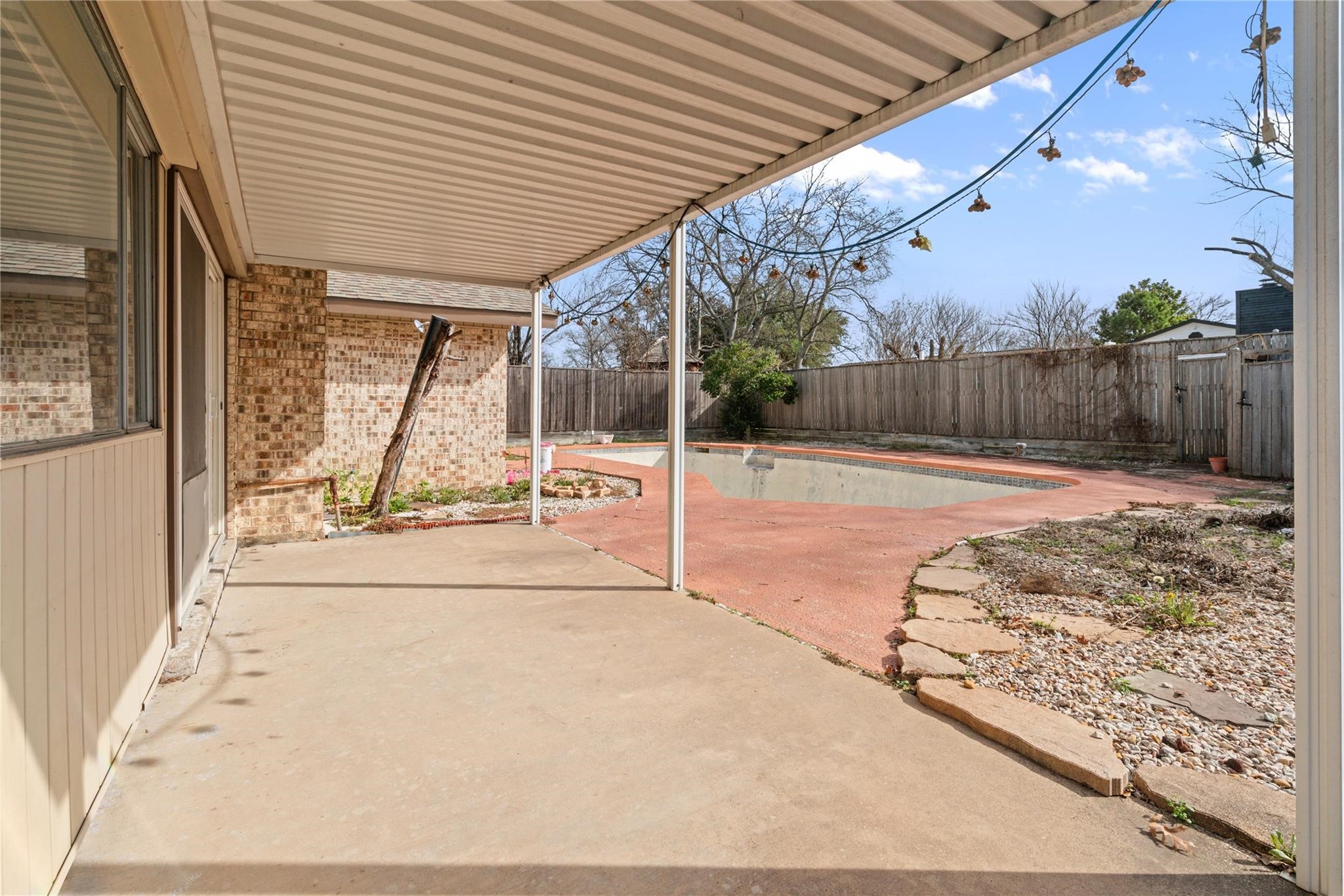 1722 Plantation Road Garland TX 75044
