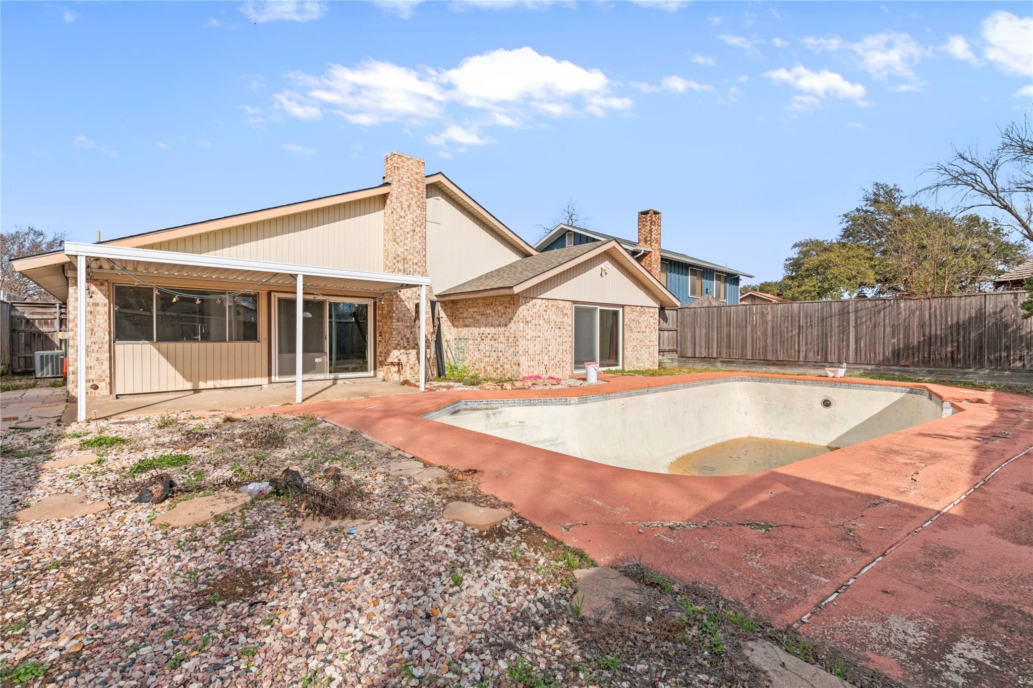1722 Plantation Road Garland TX 75044