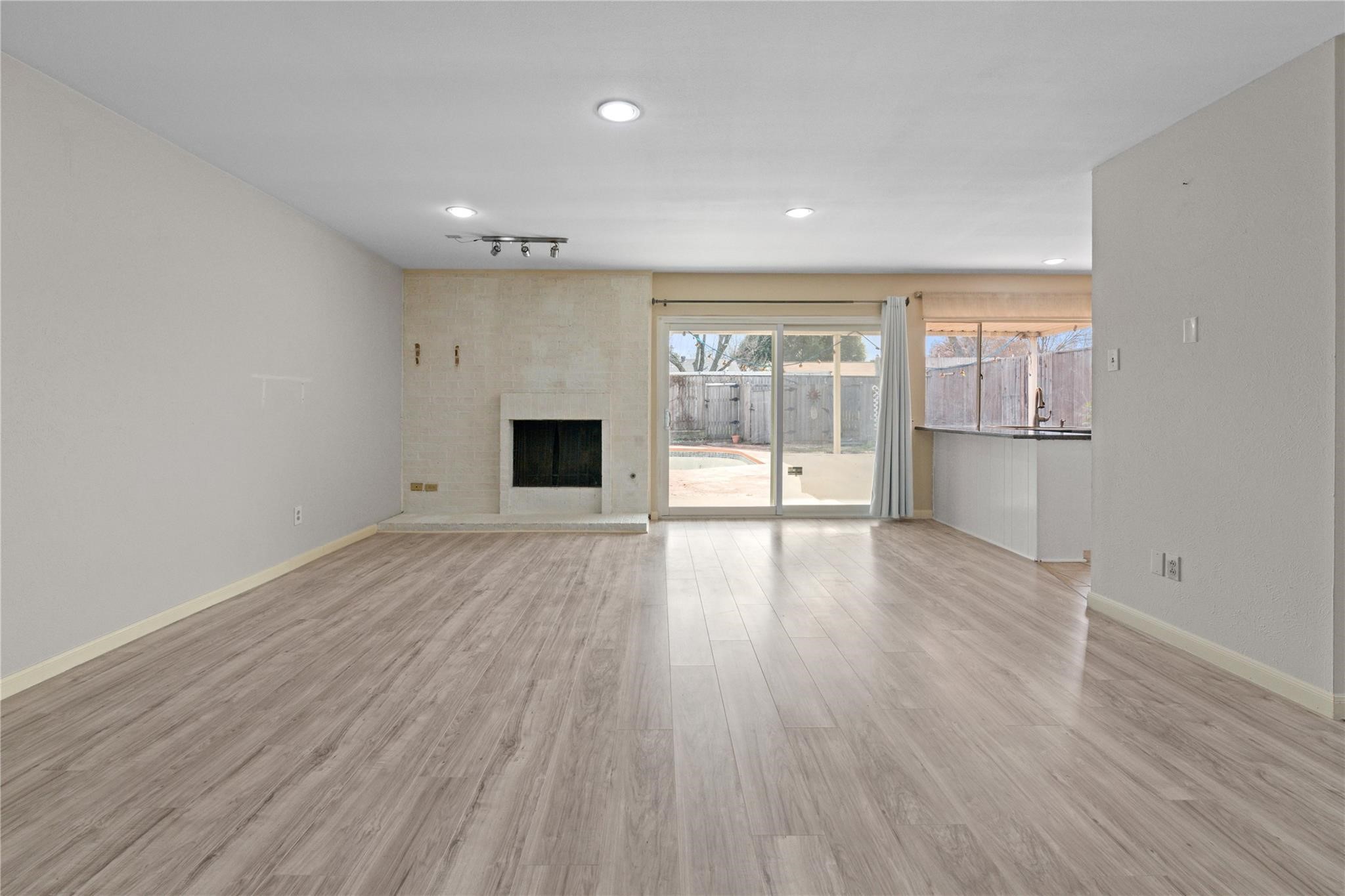 1722 Plantation Road Garland TX 75044