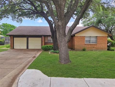 200 Mccurdy Street Crowley TX 76036