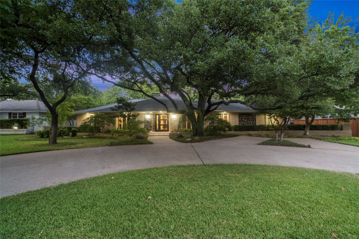 13742 Meandering Way Dallas TX 75240