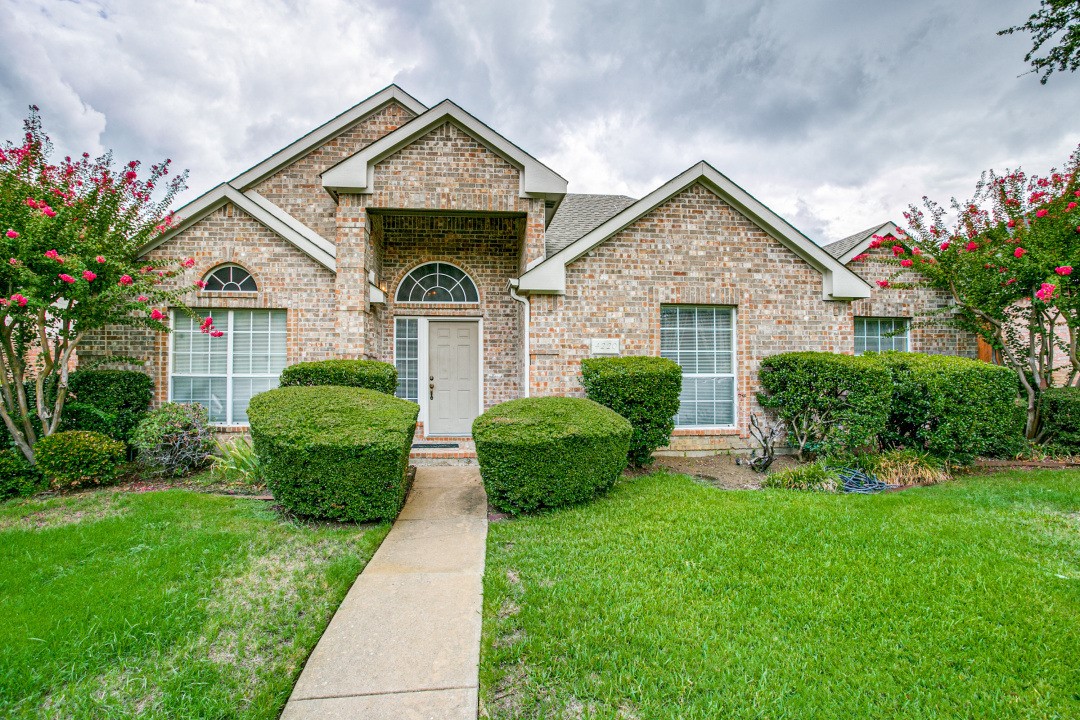 4220 Oak Grove Drive Carrollton TX 75010