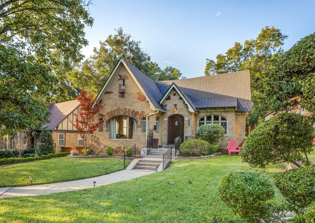 1115 Clermont Avenue Dallas TX 75223