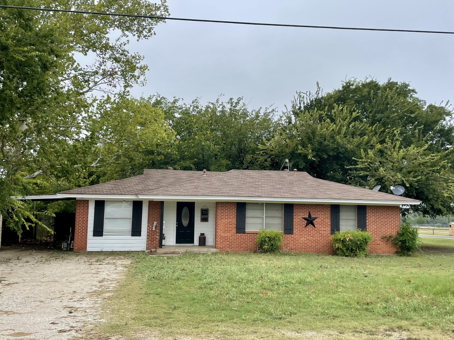 711 Denver Street Alvord TX 76225