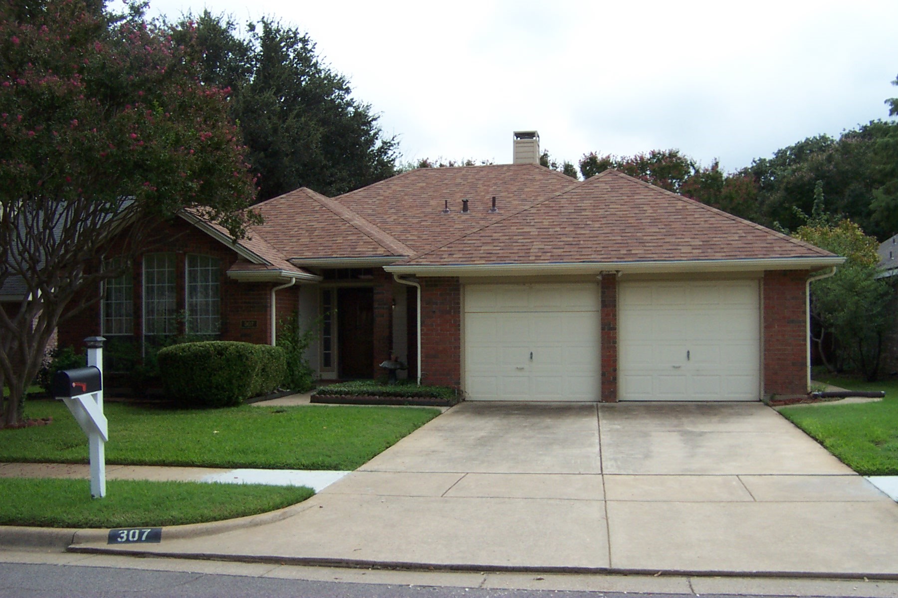 307 Canterbury Street Euless TX 76039