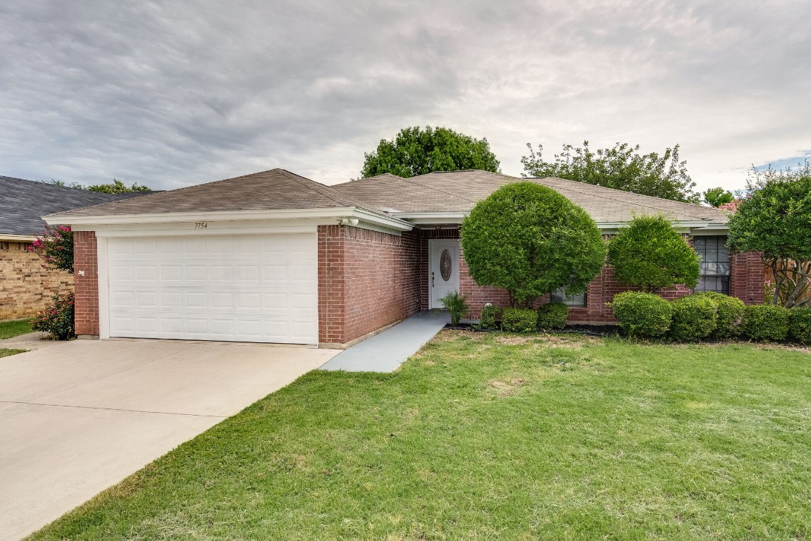 7754 Crossbow Court Watauga TX 76148