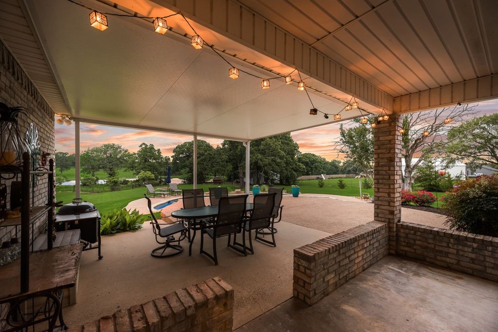 2795 County Road 1030 Chatfield TX 75105