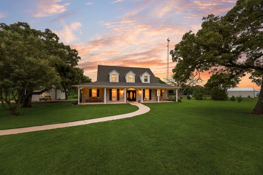 2795 County Road 1030 Chatfield TX 75105