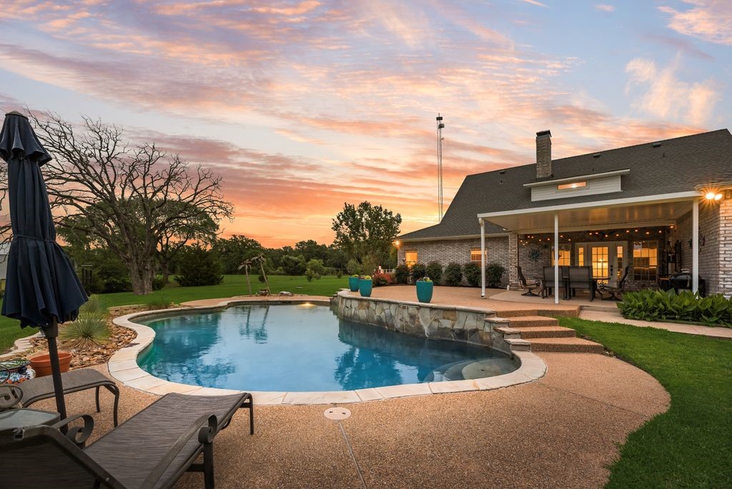 2795 County Road 1030 Chatfield TX 75105