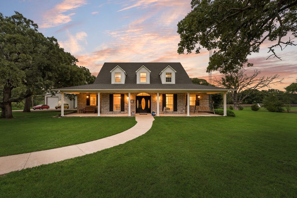2795 County Road 1030 Chatfield TX 75105