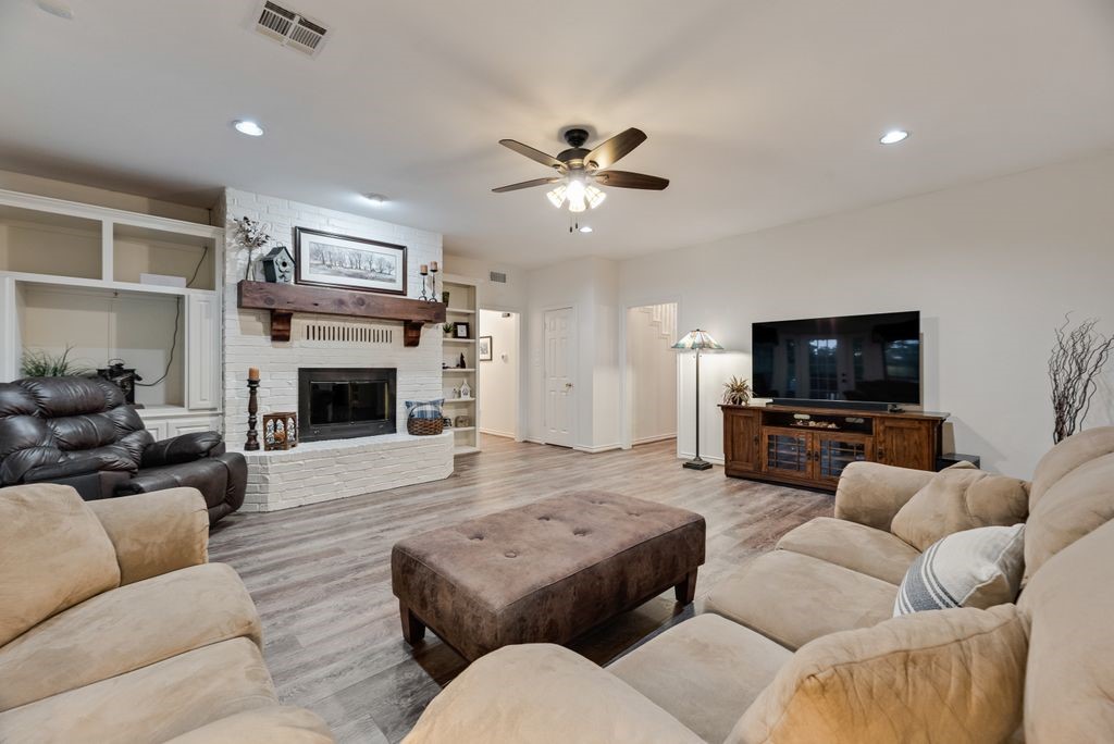 2795 County Road 1030 Chatfield TX 75105