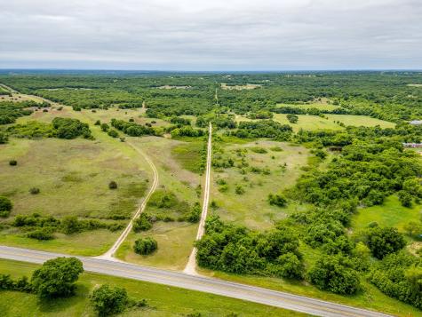 4180 E Fm 2210 E Perrin TX 76486