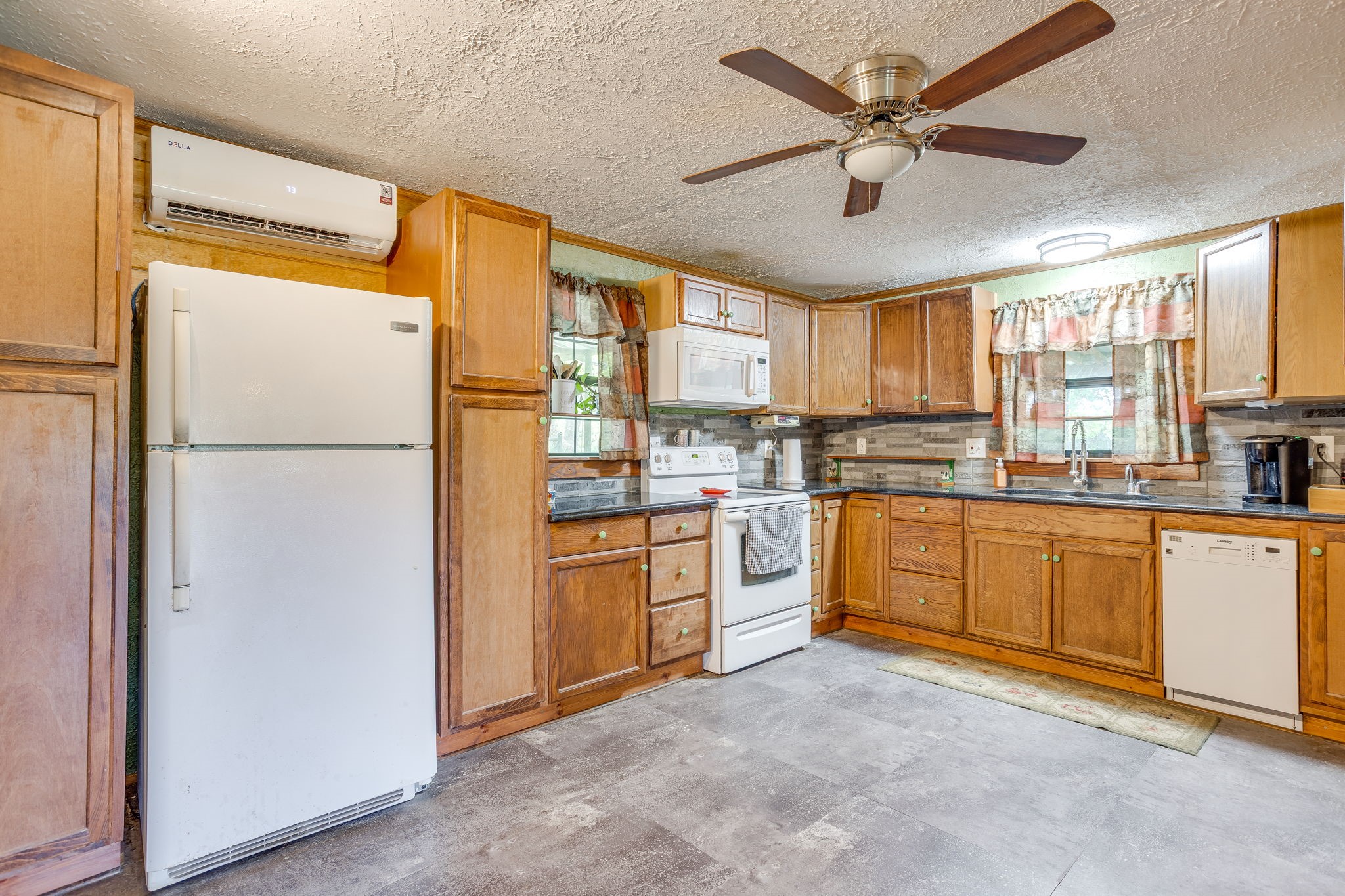 4180 E Fm 2210 E Perrin TX 76486