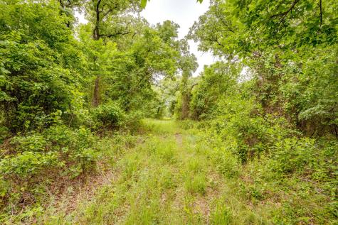 4180 E Fm 2210 E Perrin TX 76486