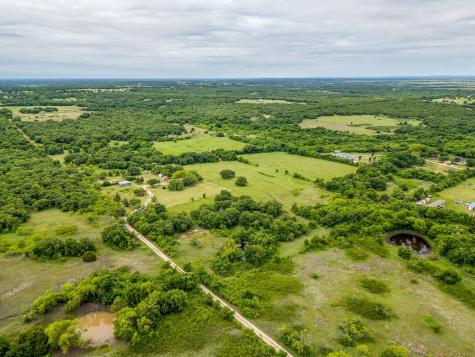 4180 E Fm 2210 E Perrin TX 76486