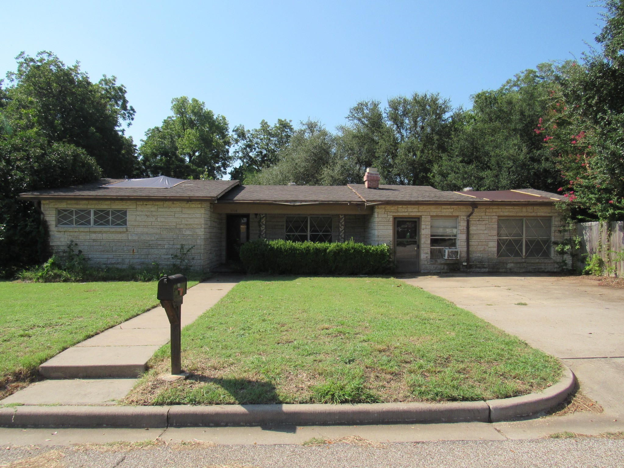 3708 Acree Street Beverly Hills TX 76711