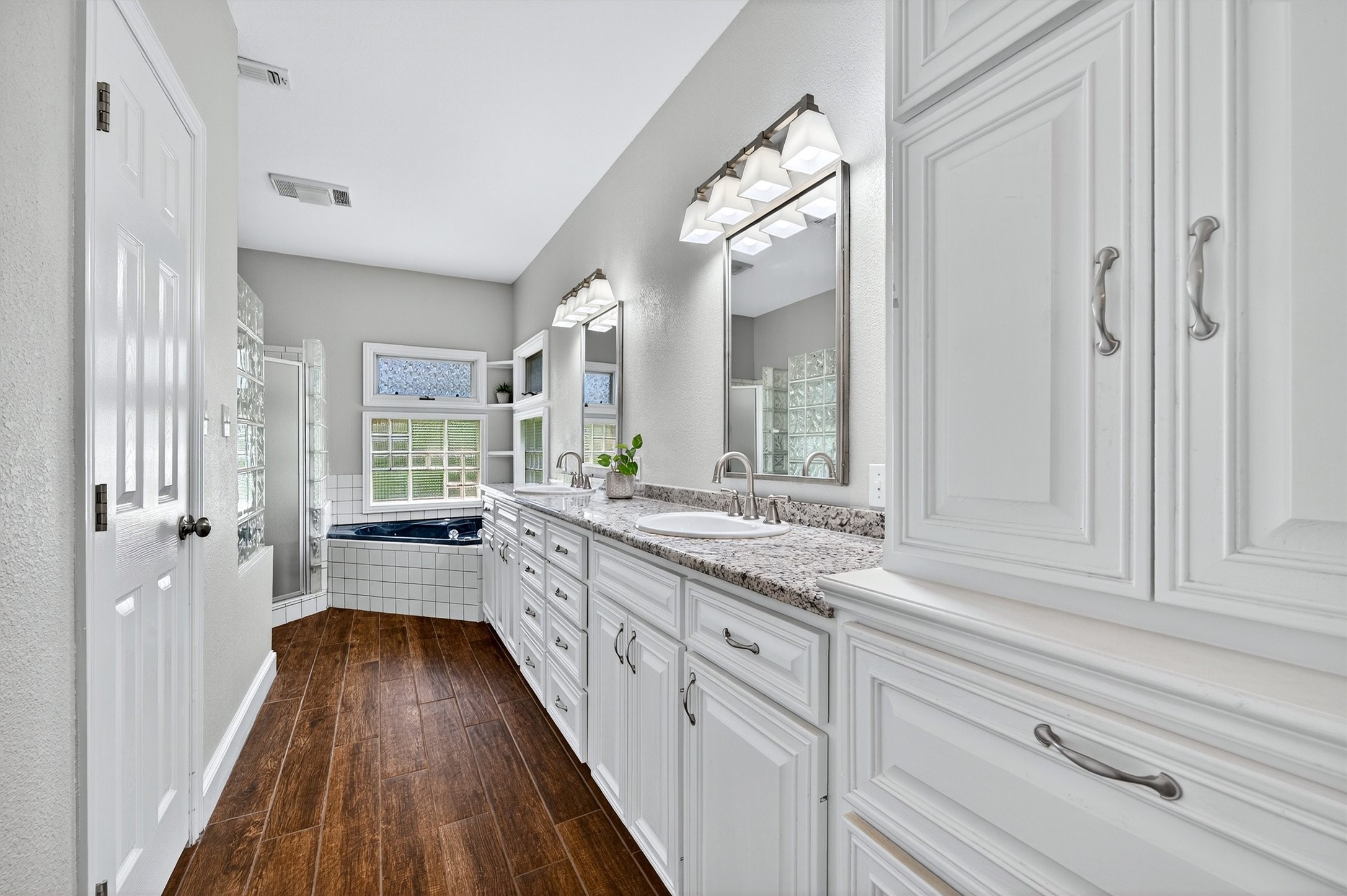 115 E Kiowa Drive Lake Kiowa TX 76240
