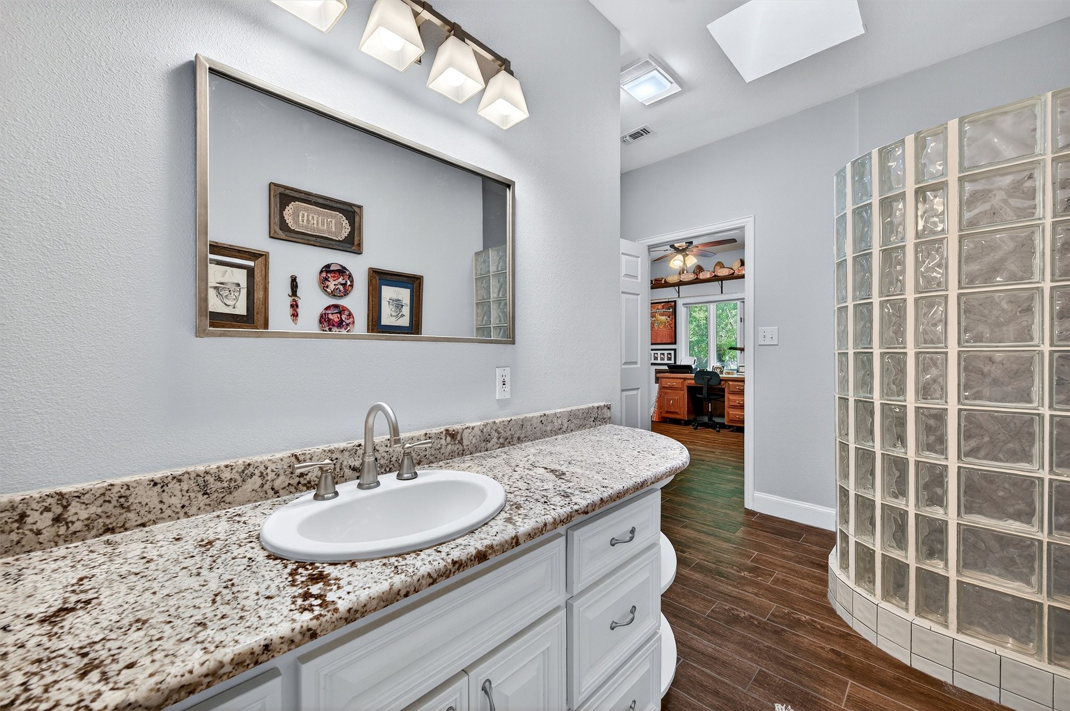 115 E Kiowa Drive Lake Kiowa TX 76240