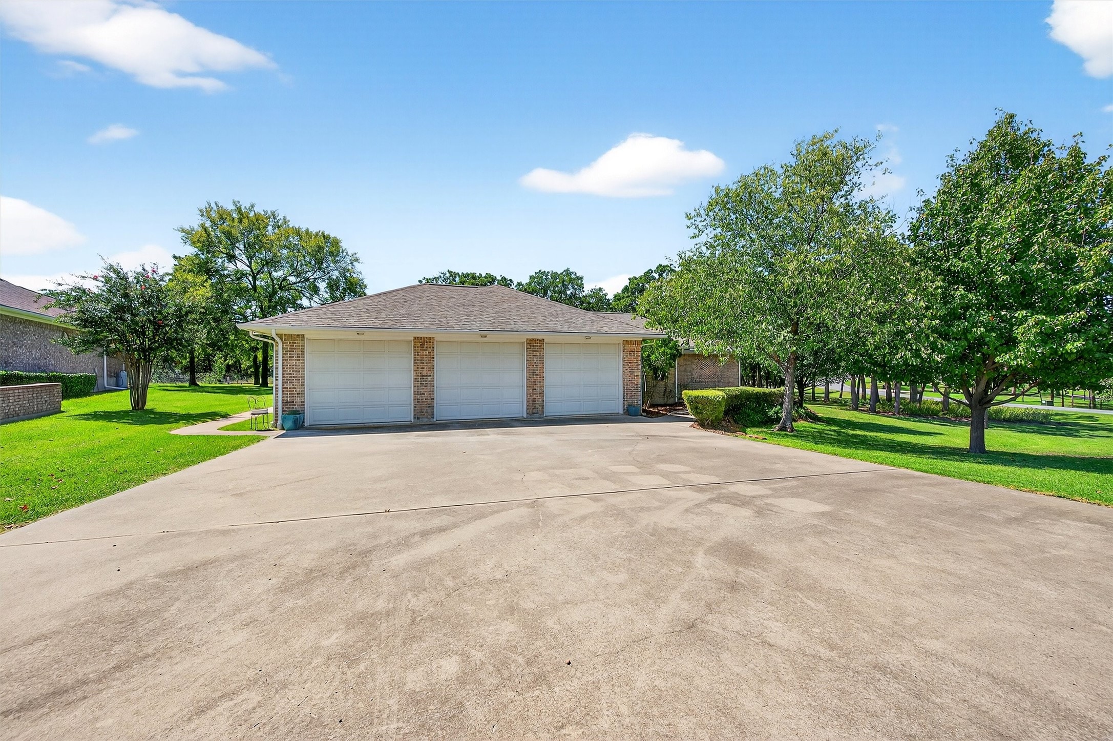115 E Kiowa Drive Lake Kiowa TX 76240