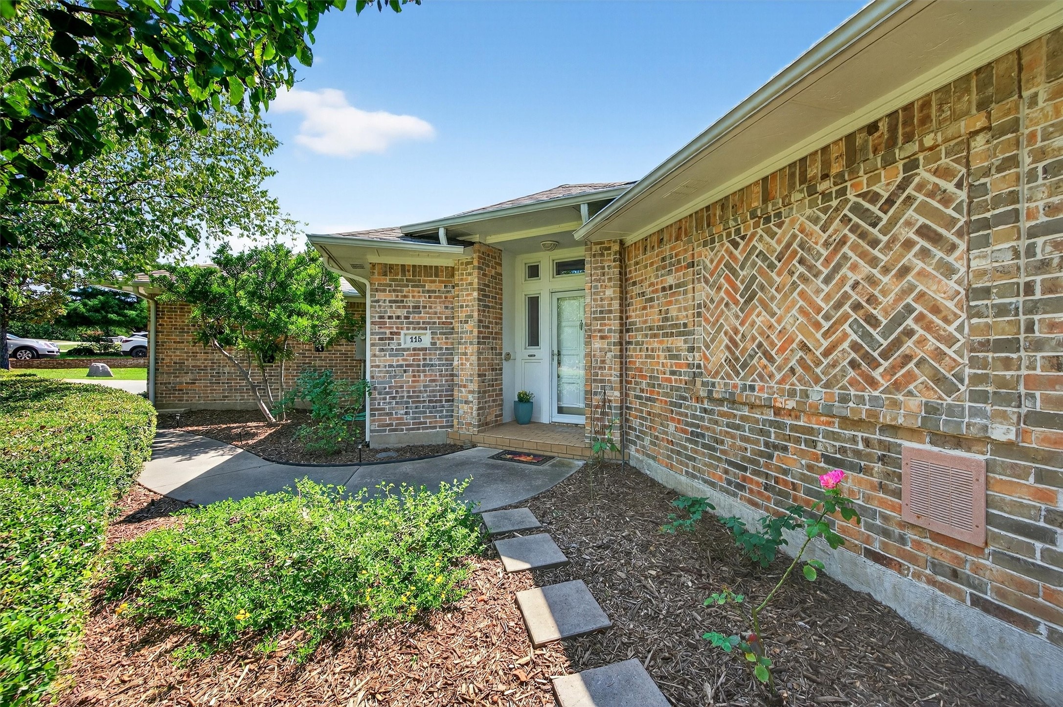 115 E Kiowa Drive Lake Kiowa TX 76240