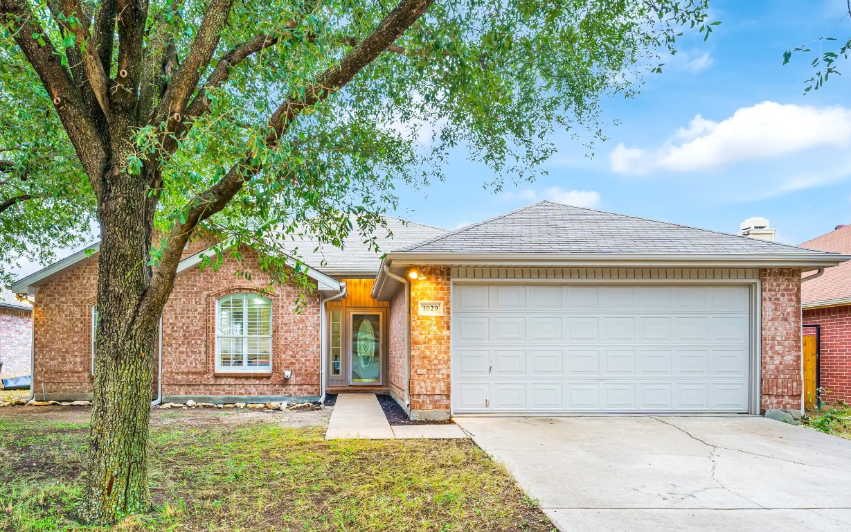 1029 Hiawatha Court Saginaw TX 76131