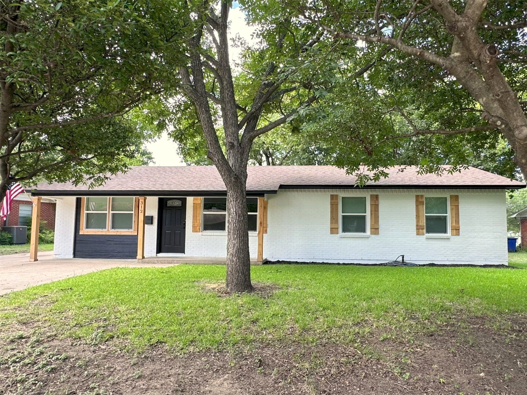 312 SW Gamble Street Burleson TX 76028